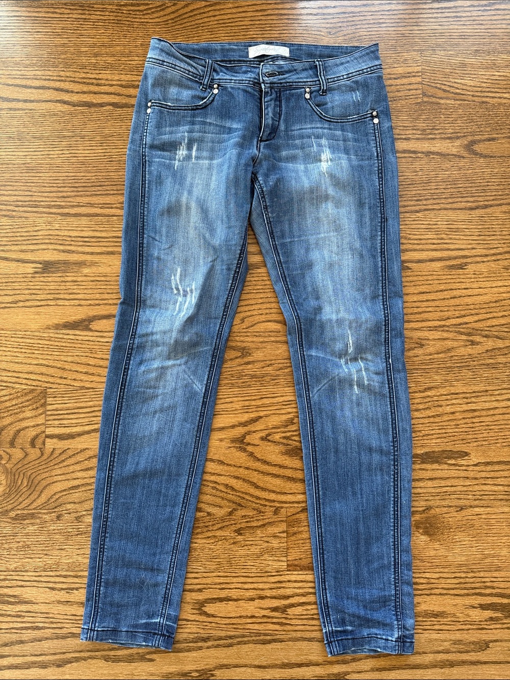 Women’s Skinny Stretch Jeans in Faded Blue Wash